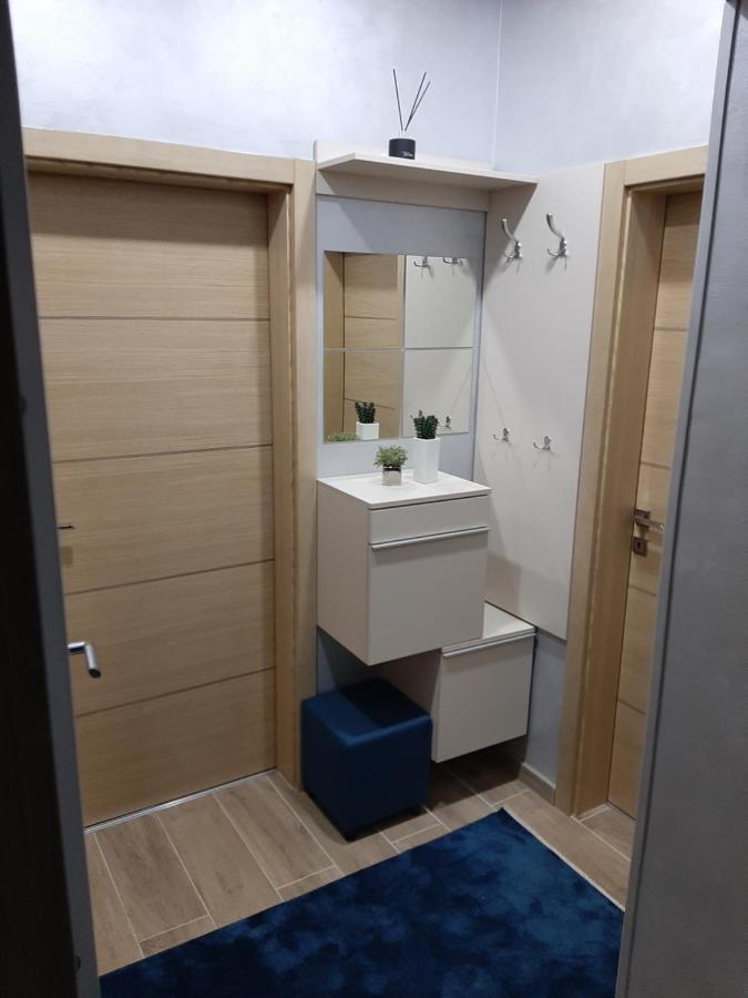 Stefan Lux Apartment Бієліна Екстер'єр фото